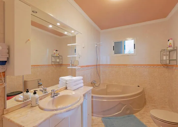 Clemente House,private Pool Вилла Арафо